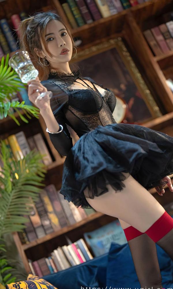 田小燕   UGirlsApp尤果圈爱尤物-2793-田小燕《无限回响》黑色蕾丝私房写真，气质女神深邃诱惑，红边丝袜美腿尽显性感风情第17张图片