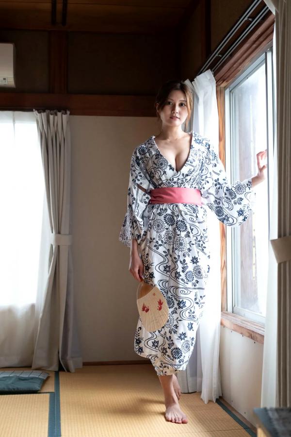 林ゆめ  林ゆめ - 夕立の宿 日式旅馆半露和服内衣性感写真第52张图片