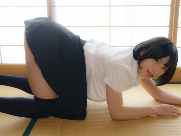 村上りいな   村上りいな《想成为过膝袜》日系室内比基尼性感美腿写真第17张图片