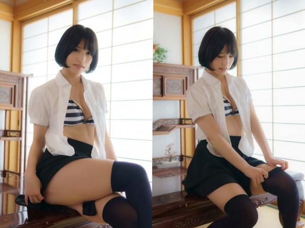 村上りいな   村上りいな《想成为过膝袜》日系室内比基尼性感美腿写真第27张图片