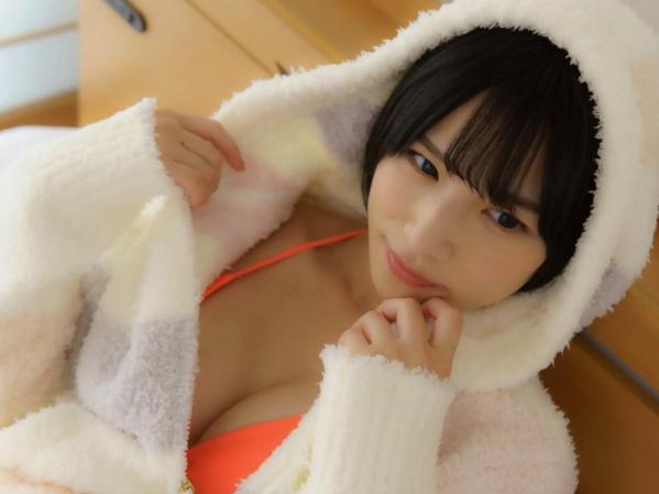 村上りいな   村上りいな《想成为过膝袜》日系室内比基尼性感美腿写真第60张图片