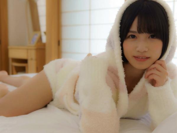 村上りいな   村上りいな《想成为过膝袜》日系室内比基尼性感美腿写真第66张图片
