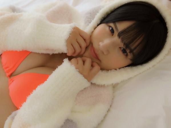 村上りいな   村上りいな《想成为过膝袜》日系室内比基尼性感美腿写真第72张图片