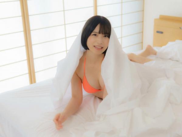 村上りいな   村上りいな《想成为过膝袜》日系室内比基尼性感美腿写真第85张图片