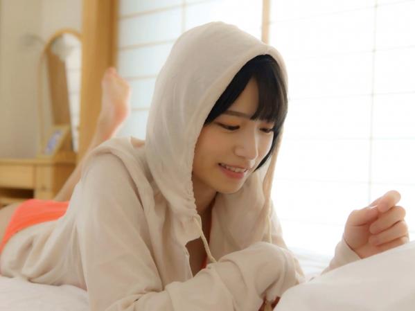 村上りいな   村上りいな《想成为过膝袜》日系室内比基尼性感美腿写真第90张图片