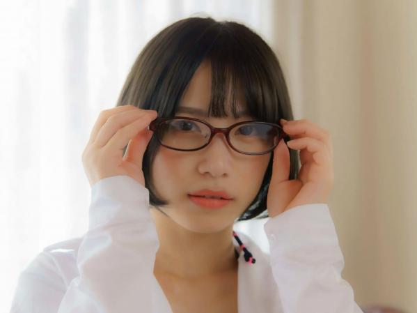 村上りいな   村上りいな《想成为过膝袜》日系室内比基尼性感美腿写真第119张图片