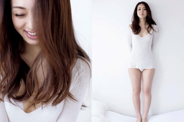 祥子   祥子 - 椿：性感蕾丝内衣、纯白私房与户外湿身艺术写真，展现百变女神迷人魅力第36张图片