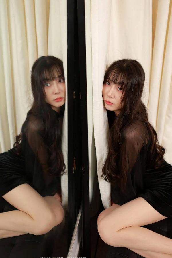 团团   IESS异思趣向 团团《长腿肉丝》高跟鞋诱惑丝袜美腿，精致私房写真佳作第38张图片