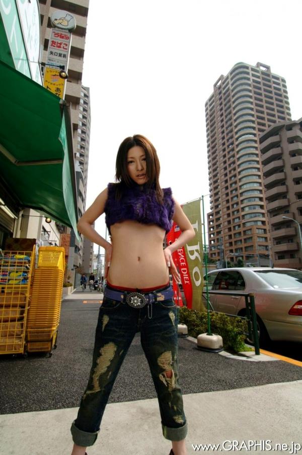 美沙希   Graphis Misaki nineteen：街头潮流酷感与私密浴室湿身诱惑，冷艳动人个人写真第3张图片