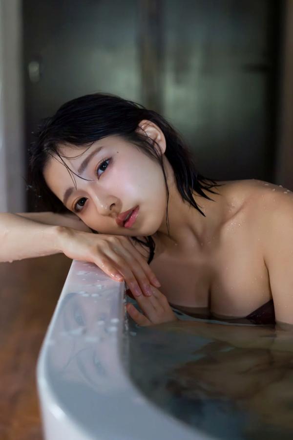 とーみ 十味 《十味 - We’re waiting for you！！！》日本美少女海边泳池湿身比基尼写真第31张图片