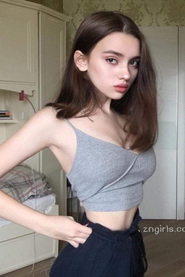 Yana Poplavskaya  Yana Poplavskaya- 14岁俄罗斯少女的逆天发育！第2张图片