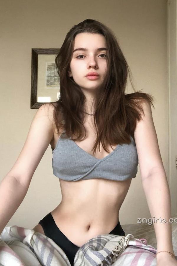 Yana Poplavskaya  Yana Poplavskaya- 14岁俄罗斯少女的逆天发育！第12张图片