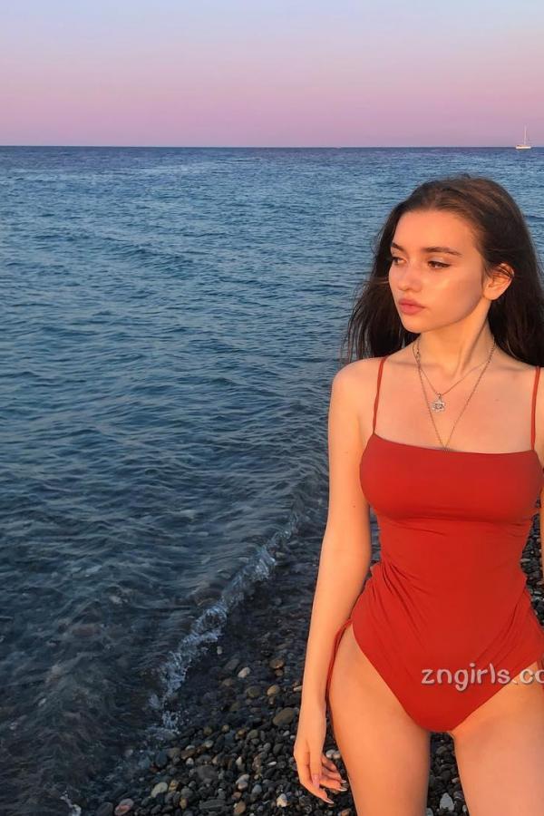 Yana Poplavskaya  Yana Poplavskaya- 14岁俄罗斯少女的逆天发育！第27张图片
