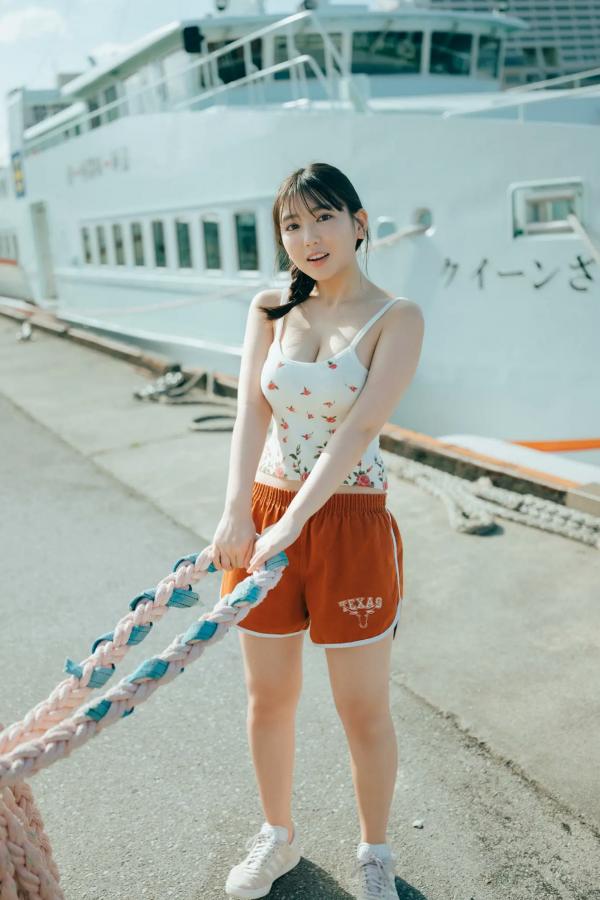 沢口愛華 泽口爱华 《沢口愛華 - ヤンマガアザーっす！2022》夏日海边泳池清新比基尼写真 [36P]第8张图片
