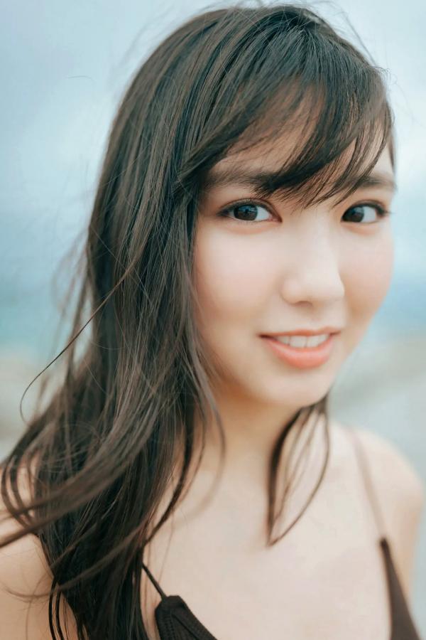 沢口愛華 泽口爱华 《沢口愛華 - ヤンマガアザーっす！2022》夏日海边泳池清新比基尼写真 [36P]第15张图片