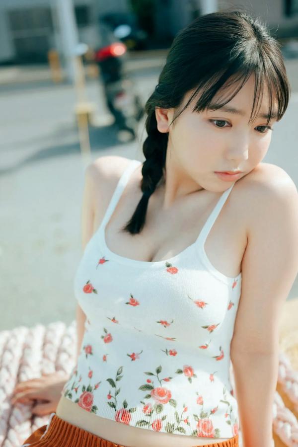 沢口愛華 泽口爱华 《沢口愛華 - ヤンマガアザーっす！2022》夏日海边泳池清新比基尼写真 [36P]第18张图片