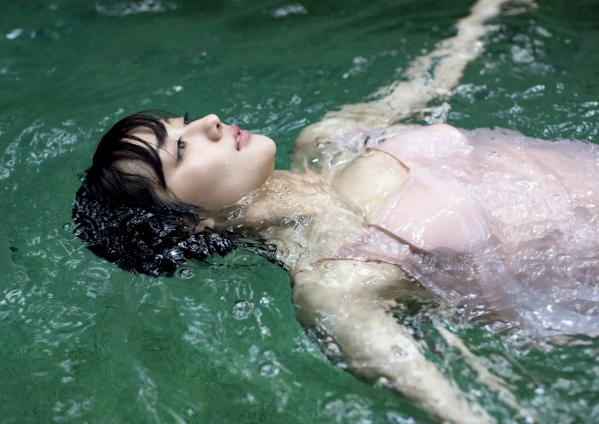 奥山かずさ   奥山かずさ - かずさ（阳光沙滩比基尼唯美写真，性感居家室内私房合集）第37张图片