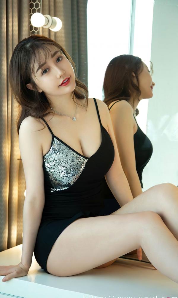 王翊涵   UGirlsApp尤果圈爱尤物-2824-王翊涵-《无可替代》私房写真，魅惑亮片吊带裙，优雅女神白嫩美腿，明媚室内居家视觉盛宴第17张图片