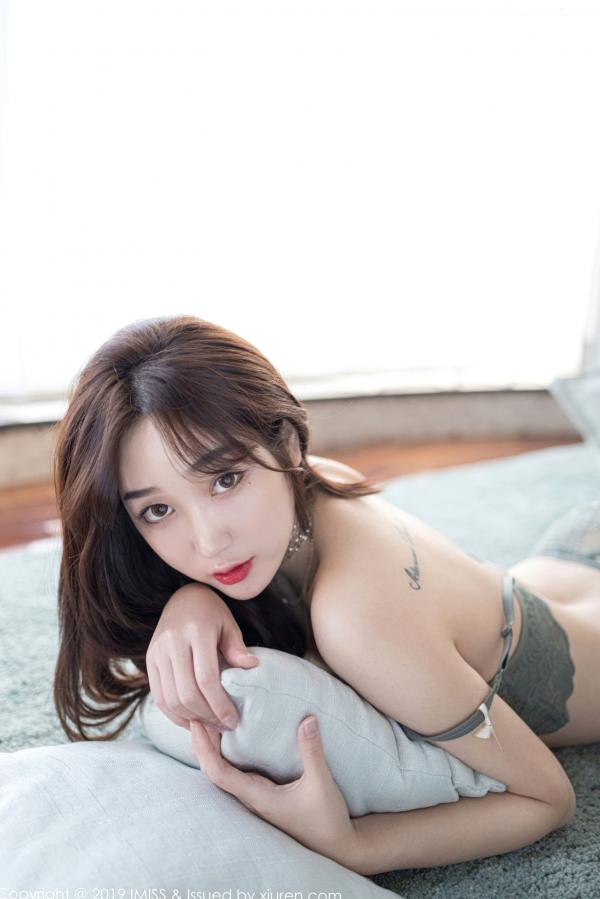 小九月   IMiss爱蜜社-420-小九月-轻熟蕾丝内衣诱惑，居家卧室私房写真，极致曼妙身姿展露，魅力丝袜视觉盛宴第41张图片
