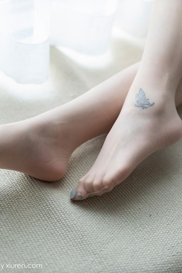 miya米雅  新人模特miya米雅 衬衫丝袜袅娜身段第34张图片