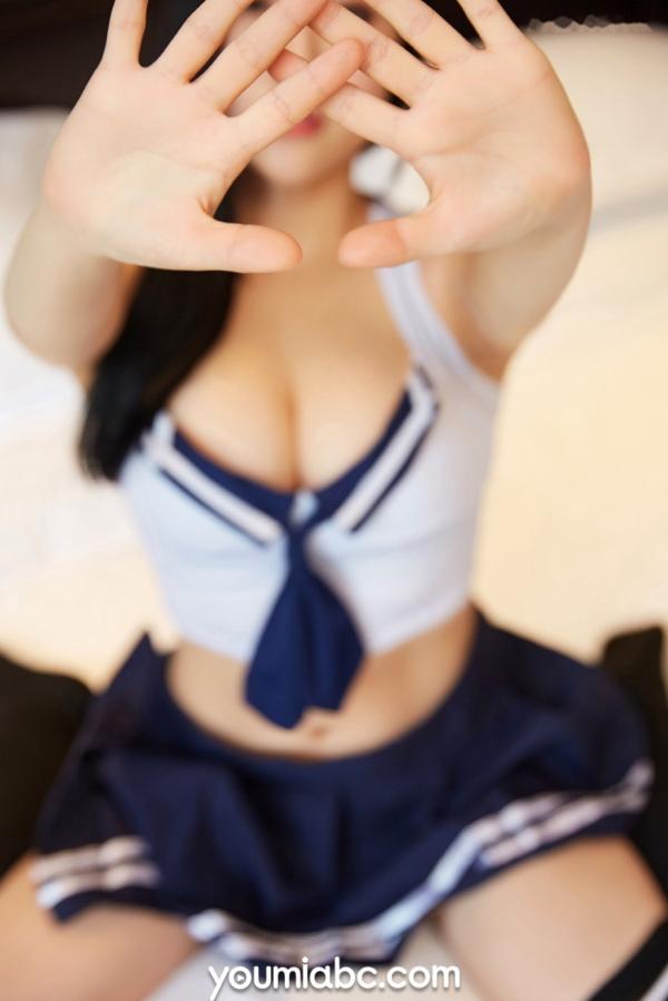 小仙   YouMi尤蜜-小仙《梦幻学生妹》：JK制服诱惑与清新碎花裙私房写真，好身材尽显极致迷人魅力第23张图片