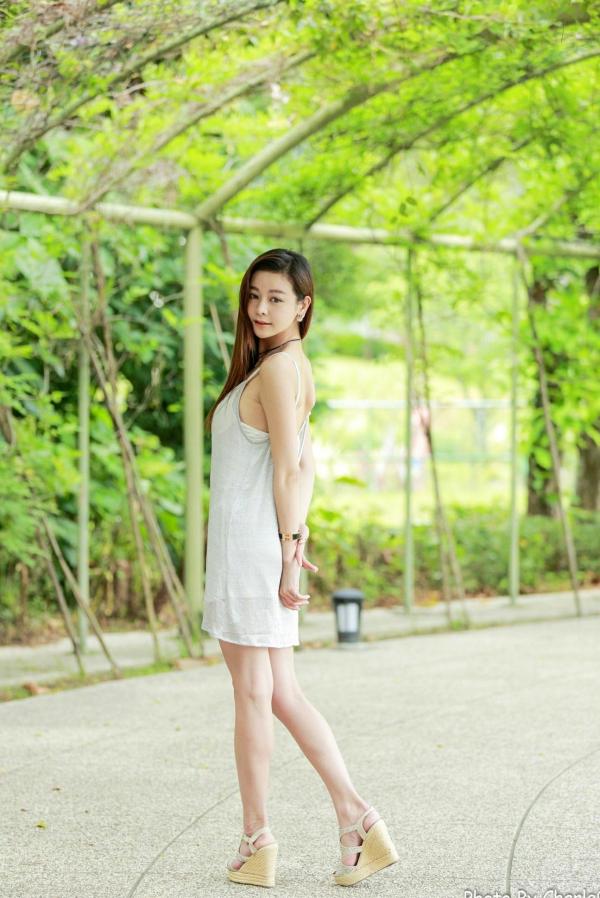 韩羽 小金鱼  台湾正妹韩羽：清新木屋户外写实，气质美女的优雅柔美时刻第6张图片