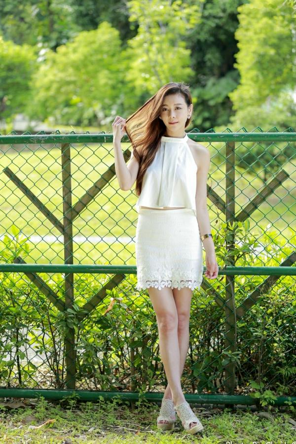 韩羽 小金鱼  台湾正妹韩羽：清新木屋户外写实，气质美女的优雅柔美时刻第62张图片