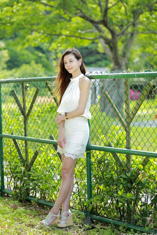 韩羽 小金鱼  台湾正妹韩羽：清新木屋户外写实，气质美女的优雅柔美时刻第64张图片