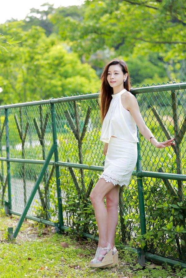 韩羽 小金鱼  台湾正妹韩羽：清新木屋户外写实，气质美女的优雅柔美时刻第66张图片