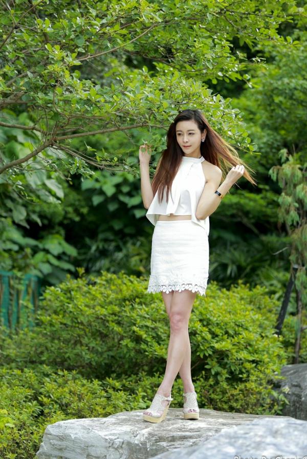 韩羽 小金鱼  台湾正妹韩羽：清新木屋户外写实，气质美女的优雅柔美时刻第99张图片
