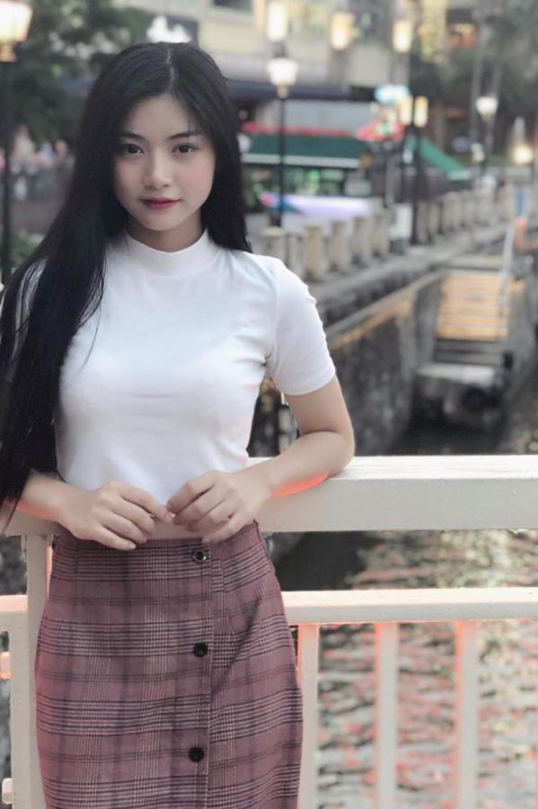 Nguyễn Bùi Nam Phương  Nam Phuong- 越南好老婆vs青涩美少女第2张图片