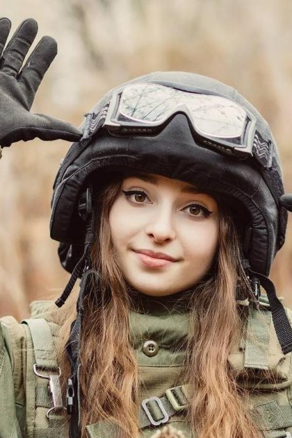 Елена Делигиоз  Elena Deligioz- 最清纯的俄罗斯女兵第1张图片