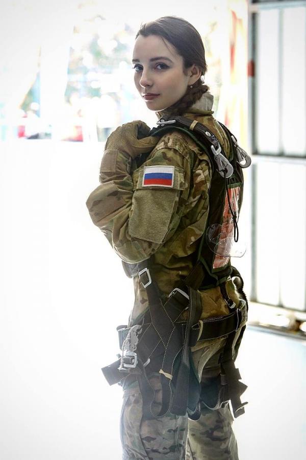 Елена Делигиоз  Elena Deligioz- 最清纯的俄罗斯女兵第3张图片