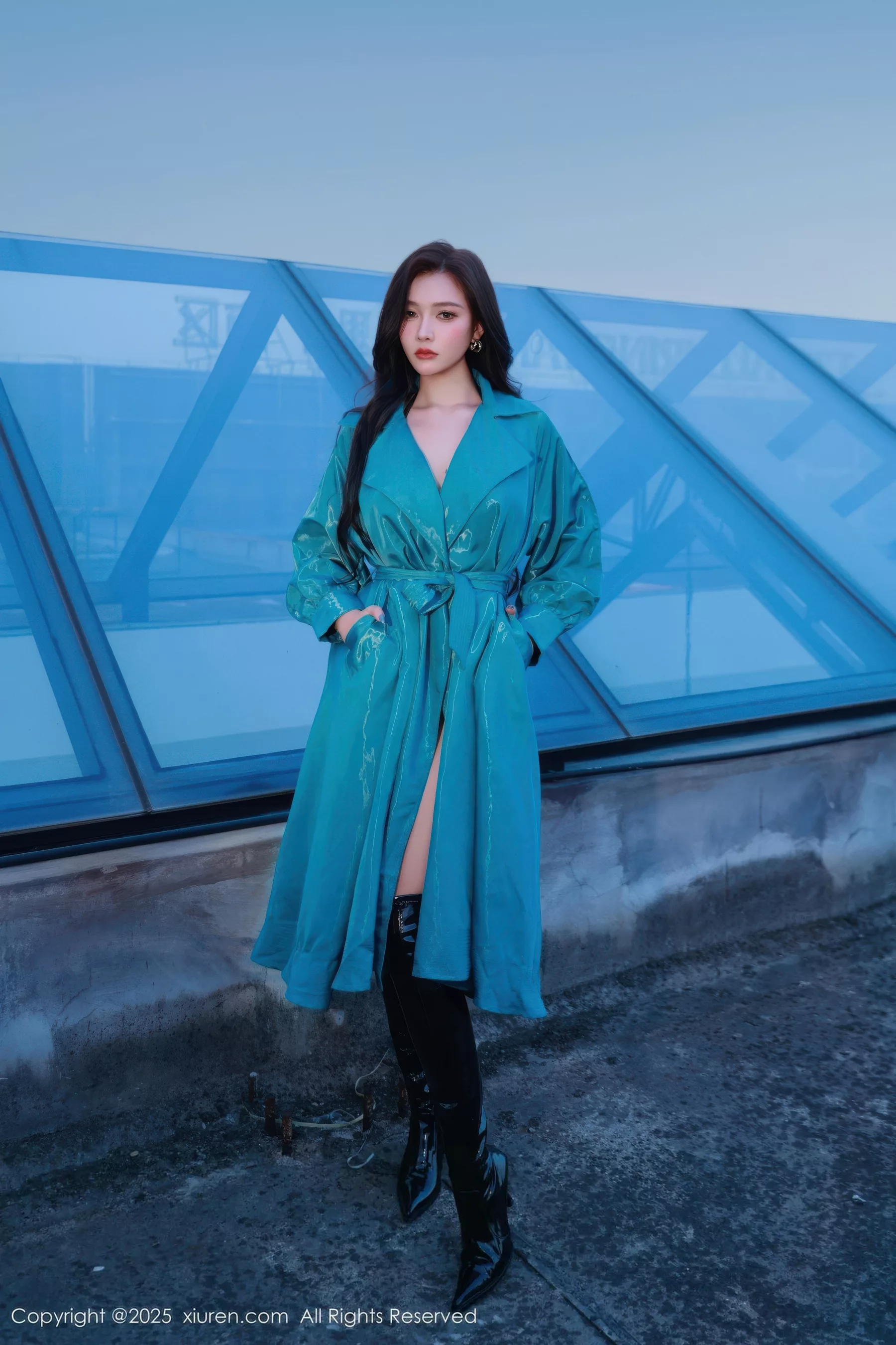 小娜比  [XiuRen]高清写真图 2025.09.17 No.10776 娜比 蕾丝情趣内衣第1张图片