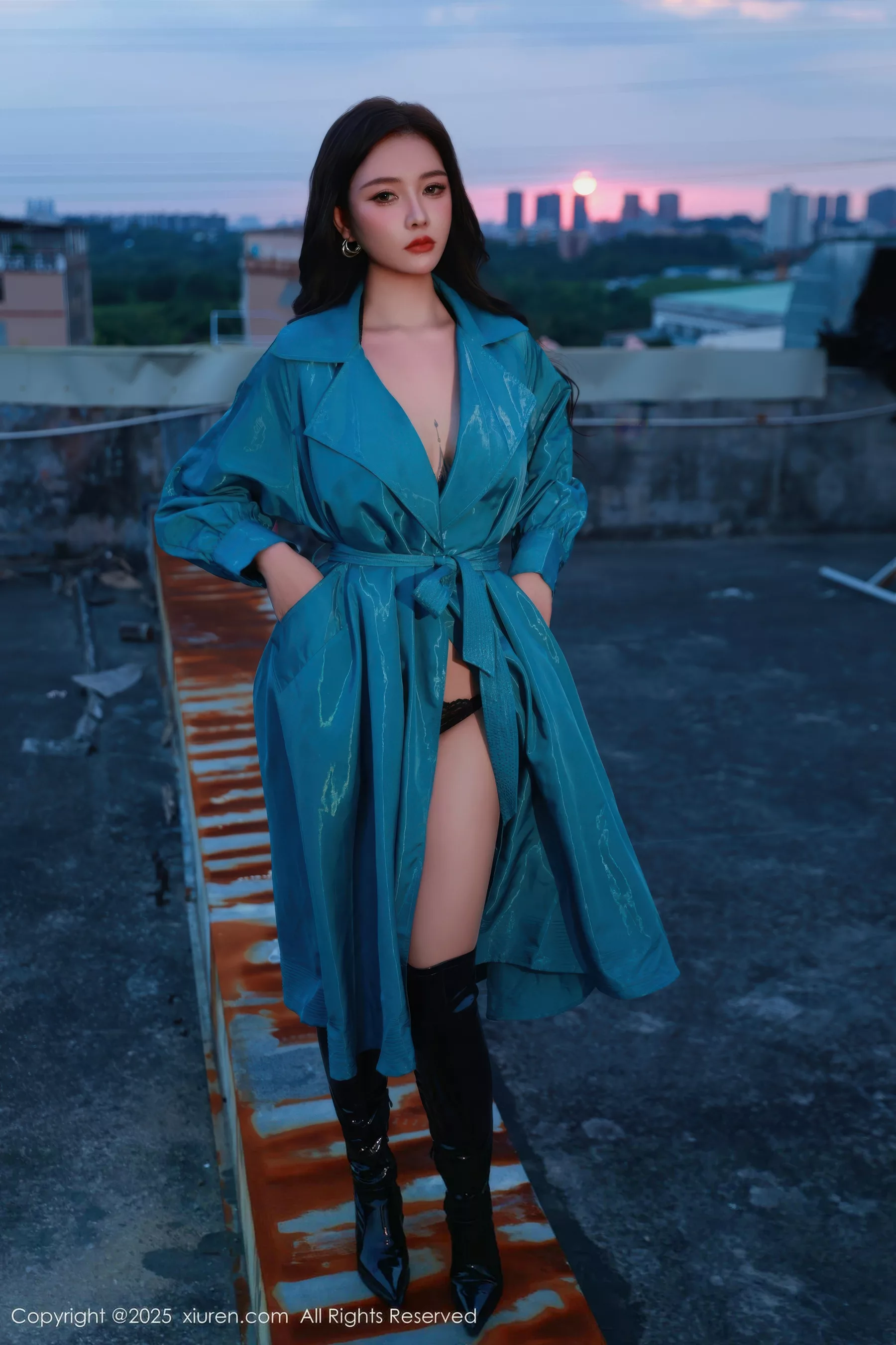 小娜比  [XiuRen]高清写真图 2025.09.17 No.10776 娜比 蕾丝情趣内衣第2张图片