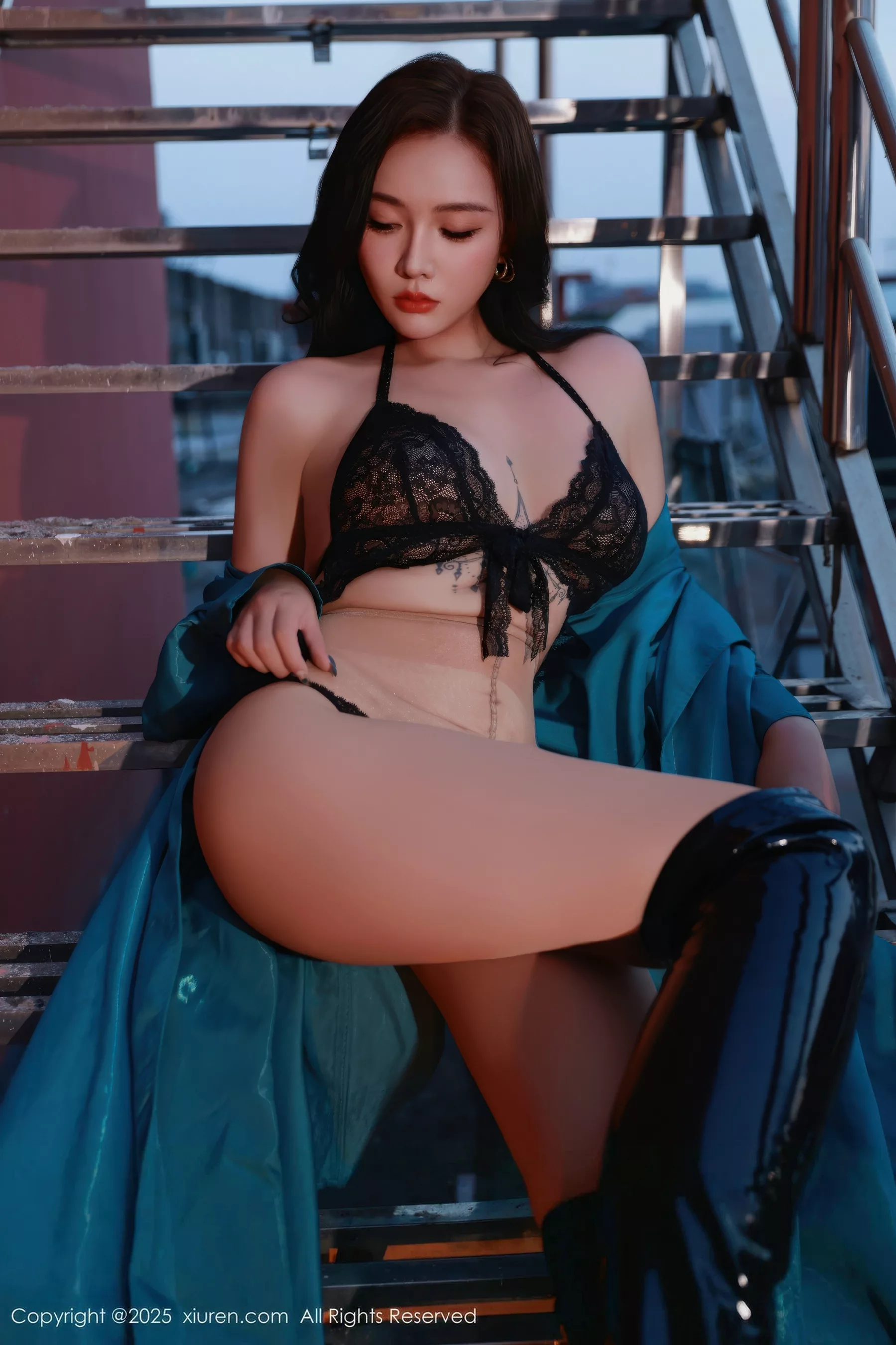 小娜比  [XiuRen]高清写真图 2025.09.17 No.10776 娜比 蕾丝情趣内衣第19张图片