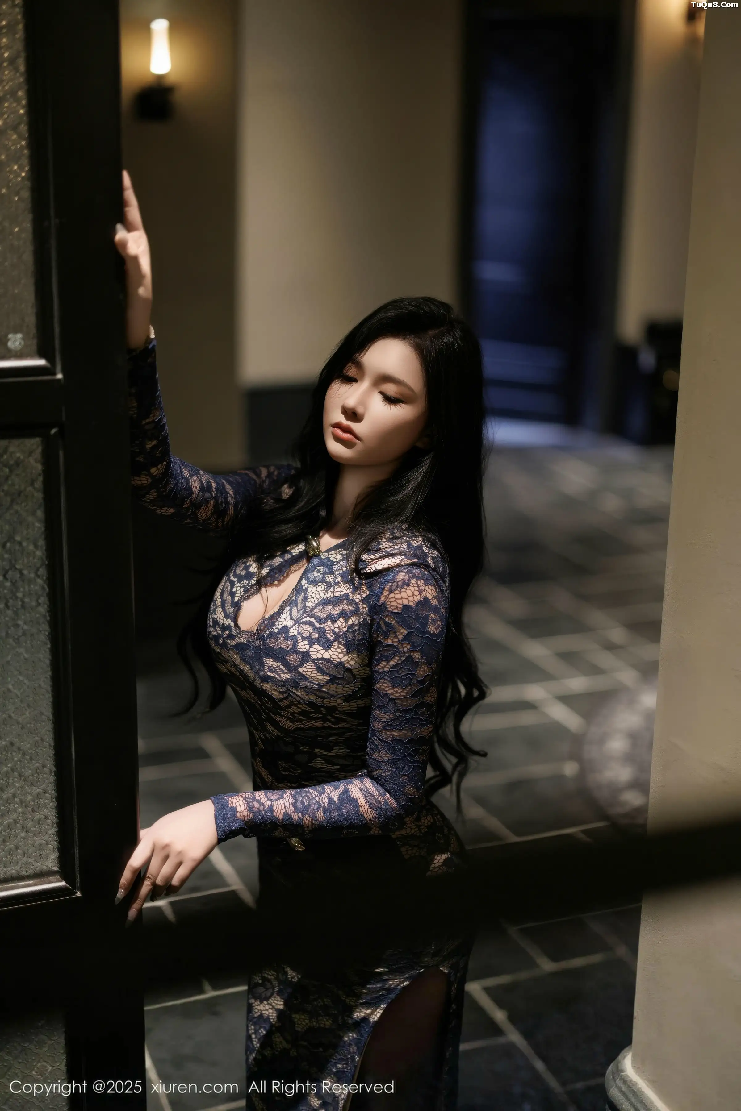 小娜比  [XiuRen]高清写真图 2025.12.24 No.11148 娜比 蕾丝长裙第6张图片