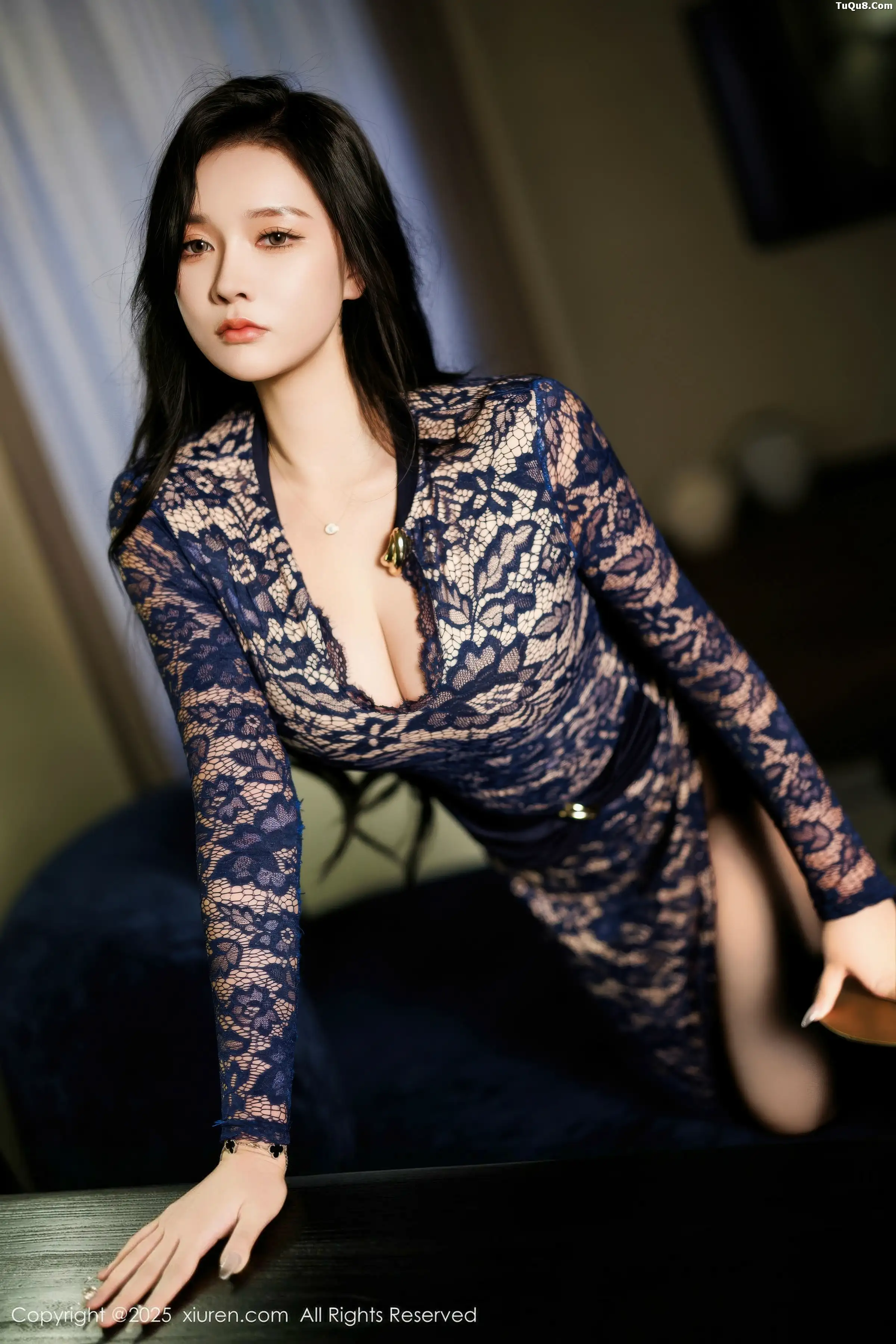 小娜比  [XiuRen]高清写真图 2025.12.24 No.11148 娜比 蕾丝长裙第35张图片