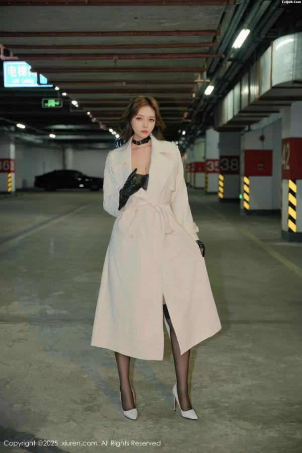 小娜比  [XiuRen]高清写真图 2025.12.30 No.11176 娜比 黑色情趣内衣第2张图片