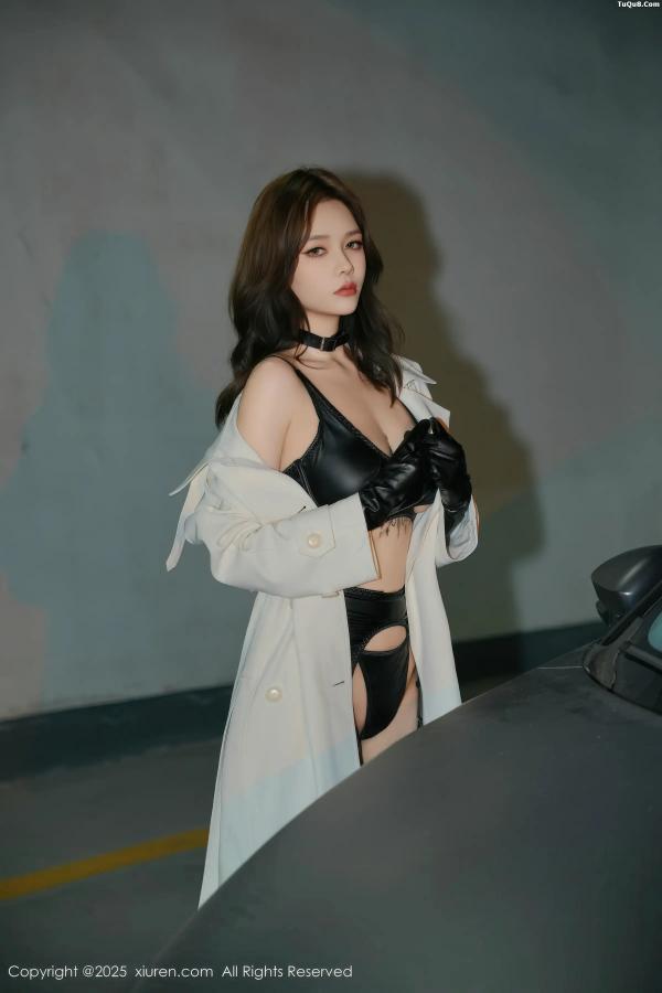 小娜比  [XiuRen]高清写真图 2025.12.30 No.11176 娜比 黑色情趣内衣第12张图片