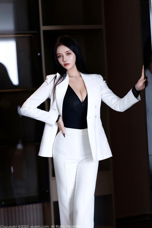 娜比   XiuRen秀人网-9755-娜比：纯白西服套装OL职场制服，气质女神干练性感写真第19张图片