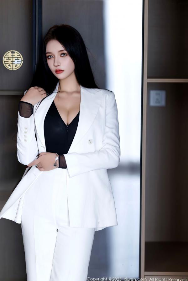 娜比   XiuRen秀人网-9755-娜比：纯白西服套装OL职场制服，气质女神干练性感写真第21张图片