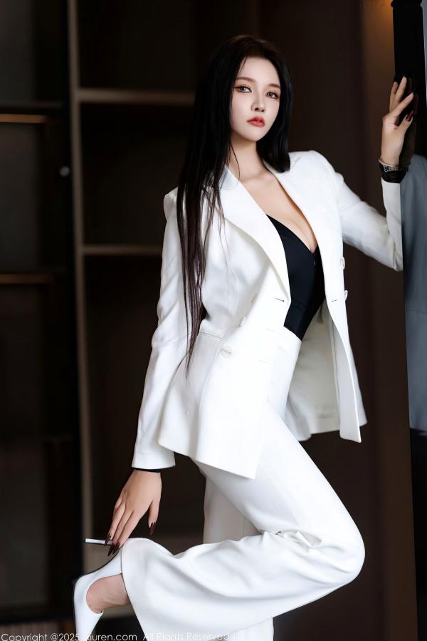 娜比   XiuRen秀人网-9755-娜比：纯白西服套装OL职场制服，气质女神干练性感写真第22张图片