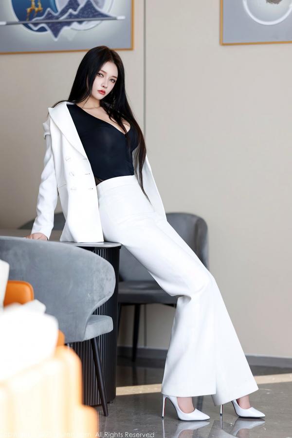 娜比   XiuRen秀人网-9755-娜比：纯白西服套装OL职场制服，气质女神干练性感写真第27张图片