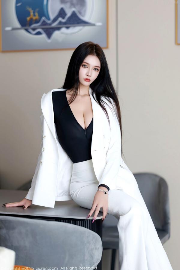 娜比   XiuRen秀人网-9755-娜比：纯白西服套装OL职场制服，气质女神干练性感写真第28张图片