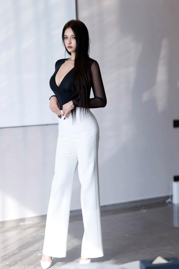 娜比   XiuRen秀人网-9755-娜比：纯白西服套装OL职场制服，气质女神干练性感写真第35张图片