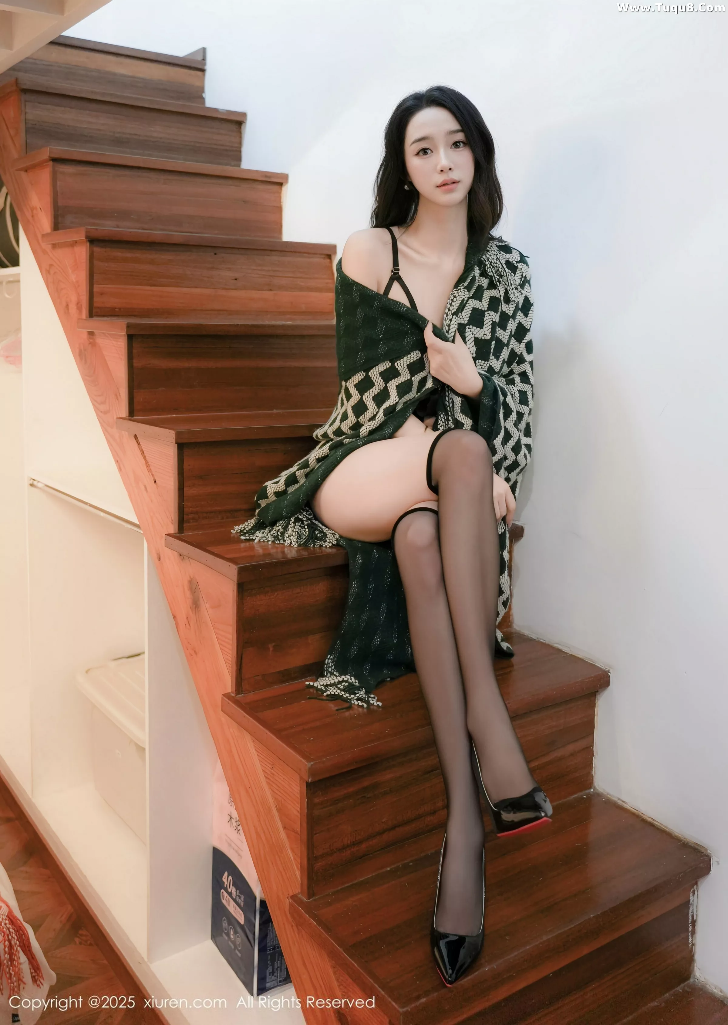 星星Star  [XiuRen]高清写真图 2025.07.16 No.10552 星星baby 黑色礼服第26张图片