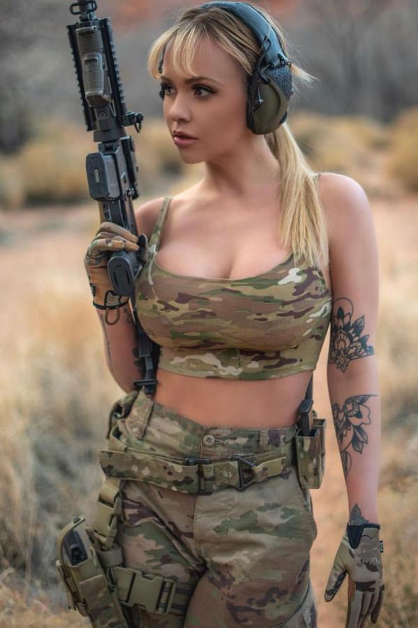 Aimee Spiers  兵役招募出猛招 优质女大兵打头阵第10张图片