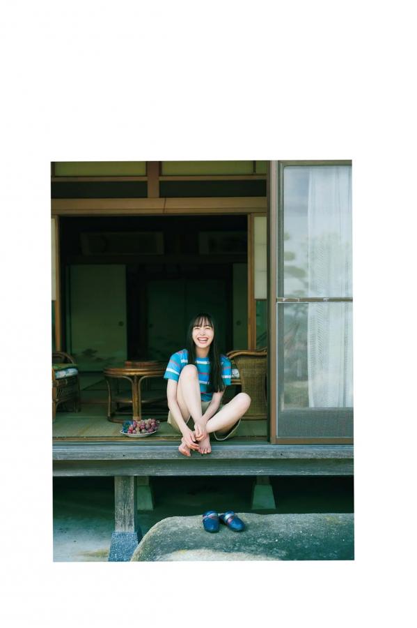 井桁弘恵  井桁弘恵《つかのま》写真：性感私房卧房与清新户外高挑美腿大片第3张图片