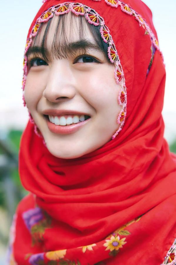 井桁弘恵  井桁弘恵《つかのま》写真：性感私房卧房与清新户外高挑美腿大片第51张图片